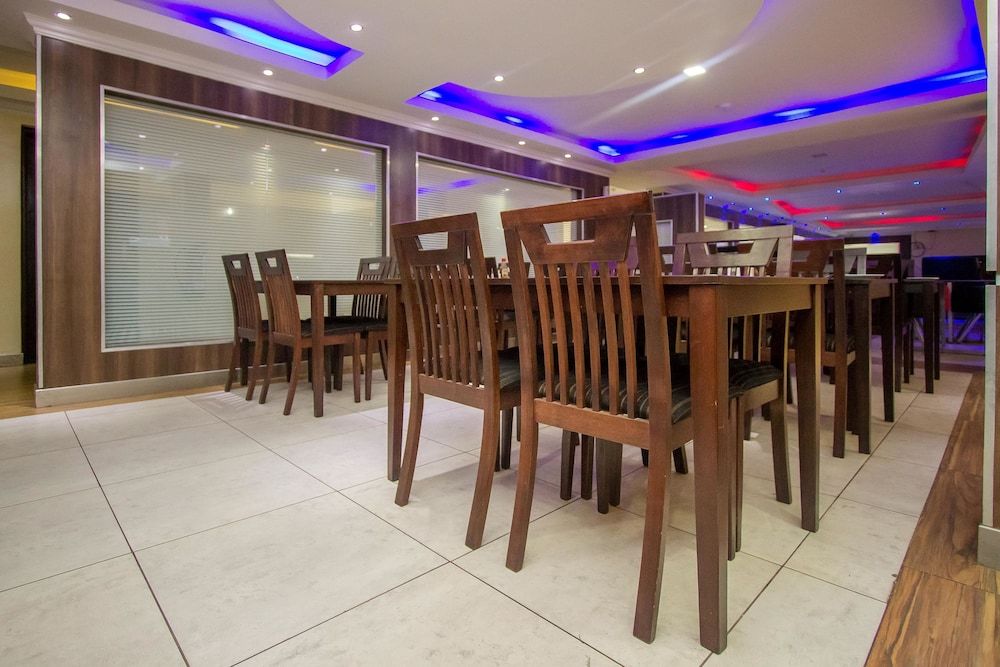 undefined Airport Landing Hotel 5