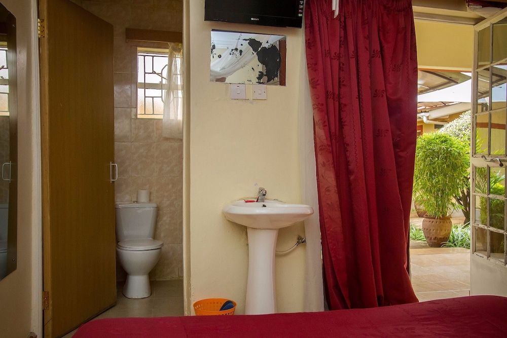 Konar House Kilimani Standard Double Room 4