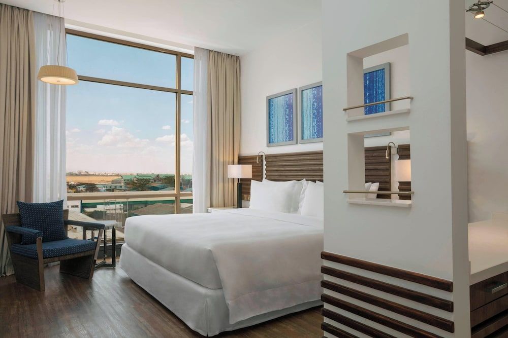 Four Points By Sheraton Nairobi Airport Traditional Room, 1 King Bed 2