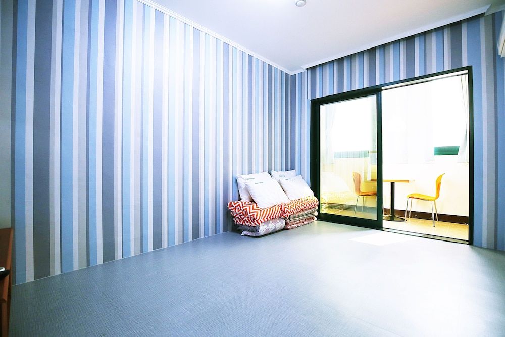 Namdang Port Ocean Fantasy Hotel Room, Partial Ocean View (Hansil) 3