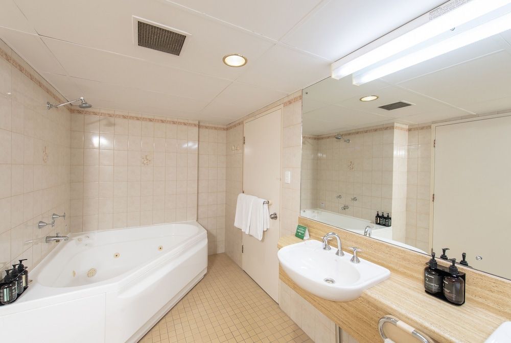 Comfort Hotel Adelaide Meridien Executive Spa 4