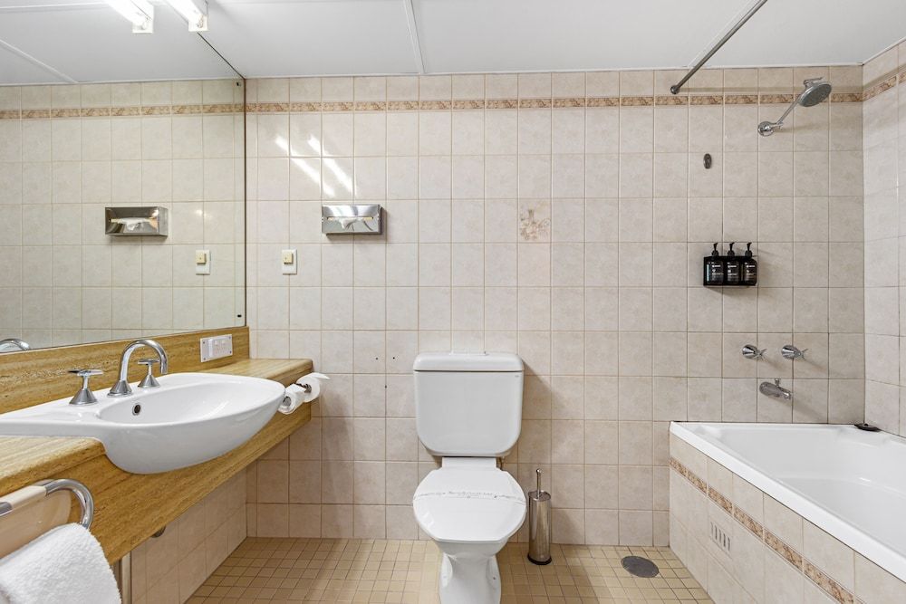 Comfort Hotel Adelaide Meridien Executive Suite 5