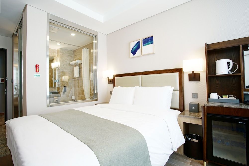 Stanford Hotel Busan [Welcome gift included] Standard Double Room 2
