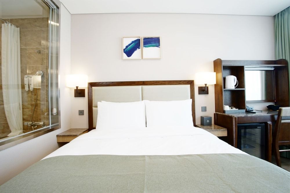 Stanford Hotel Busan [Welcome gift included] Standard Double Room