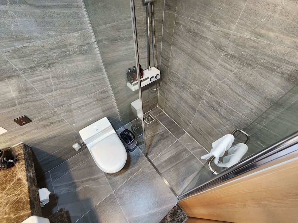 Seogwipo JS Hotel Standard Twin Room (No View) 8