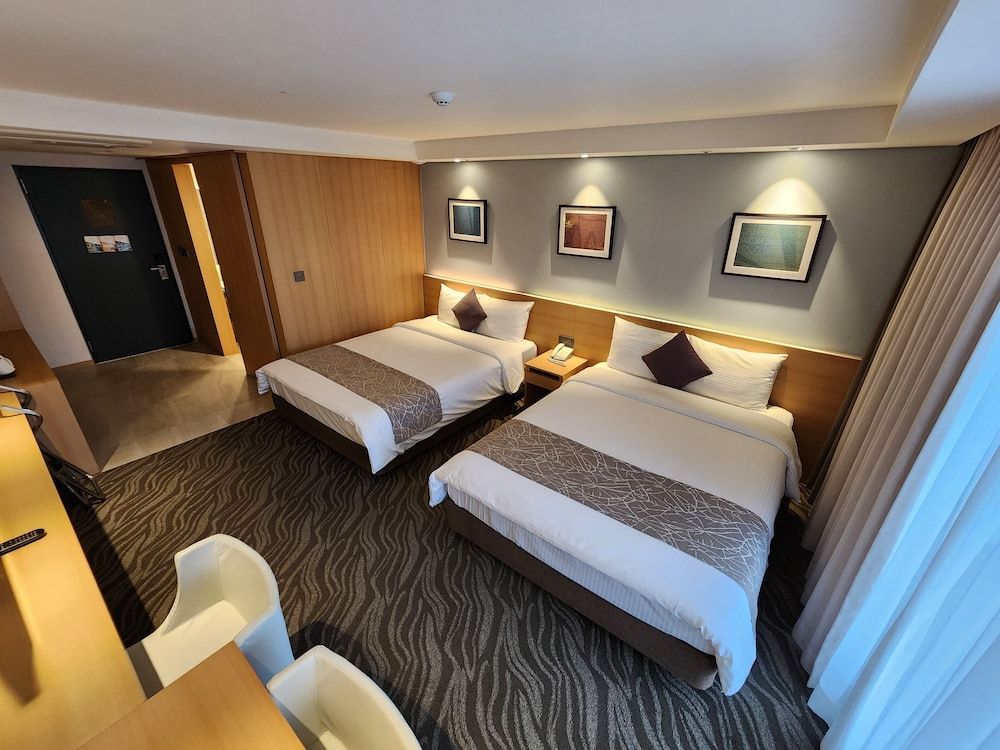 Seogwipo JS Hotel Family Quadruple Room, Balcony, City View 6