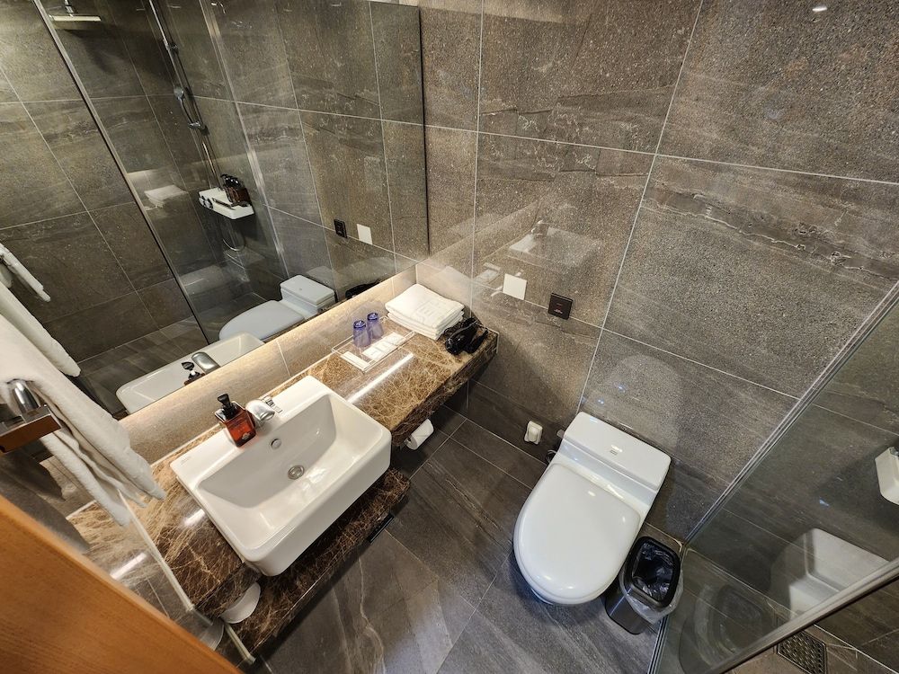 Seogwipo JS Hotel Standard Twin Room (No View) 7