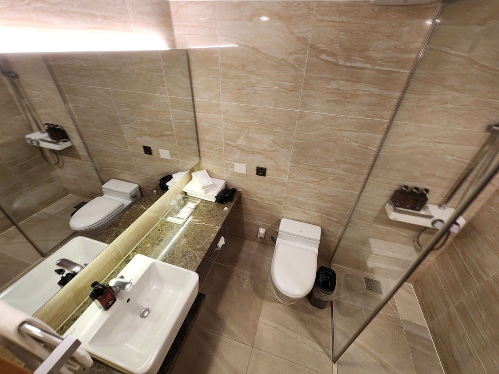 Seogwipo JS Hotel Family Quadruple Room, Balcony, City View 8