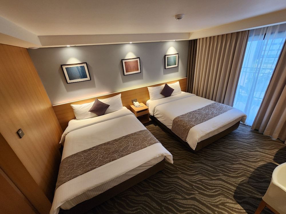 Seogwipo JS Hotel Family Quadruple Room, Balcony, City View 5