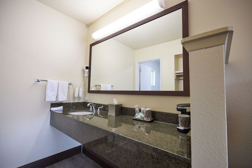 Cimarron Inn Klamath Falls Double queen room 5