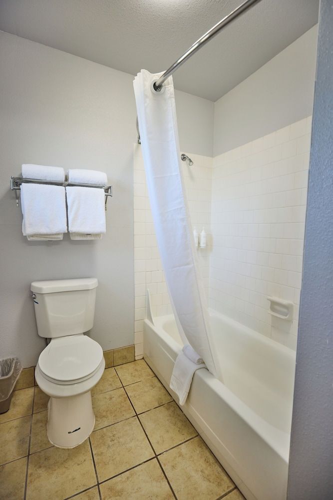 Cimarron Inn Klamath Falls Standard Room, 1 King Bed 2