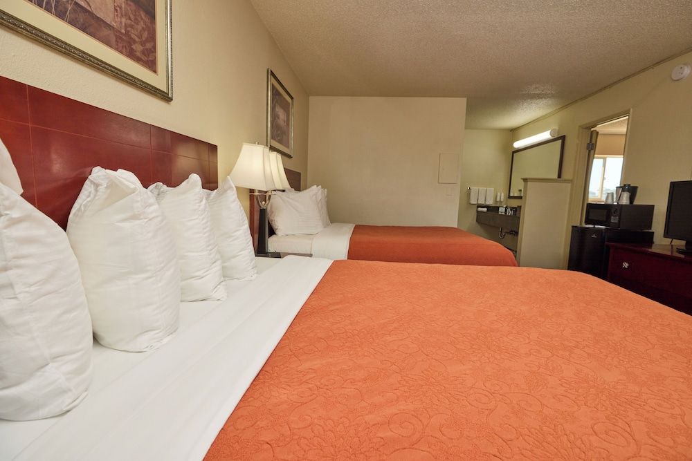 Cimarron Inn Klamath Falls Double queen room 2