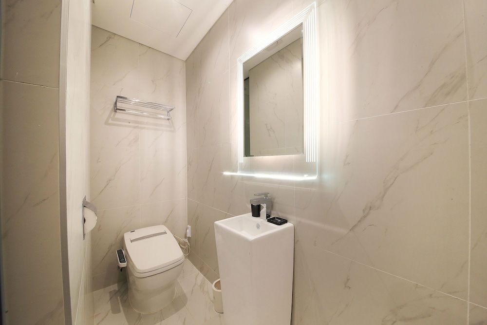 Hotel Cullinan2 Premier Room(Late Check-in: Mon-Fri 8PM, Sat 10PM, Sun 9PM/1 Parking Lot per Room/Max. 1 Night Stay) 17