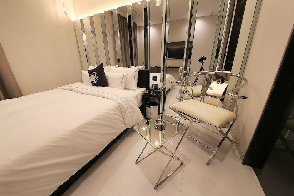 Hotel Cullinan2 Premier Room(Late Check-in: Mon-Fri 8PM, Sat 10PM, Sun 9PM/1 Parking Lot per Room/Max. 1 Night Stay) 10