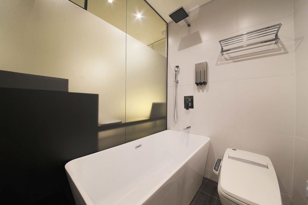 Hotel Cullinan2 Premier Room(Late Check-in: Mon-Fri 8PM, Sat 10PM, Sun 9PM/1 Parking Lot per Room/Max. 1 Night Stay) 14