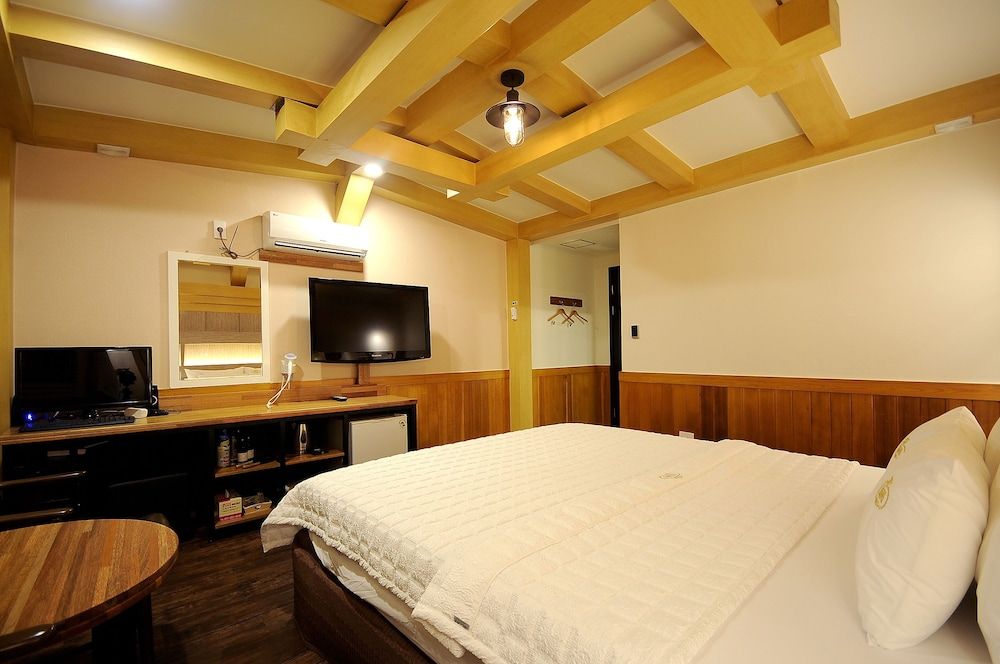 undefined Hotel King 3