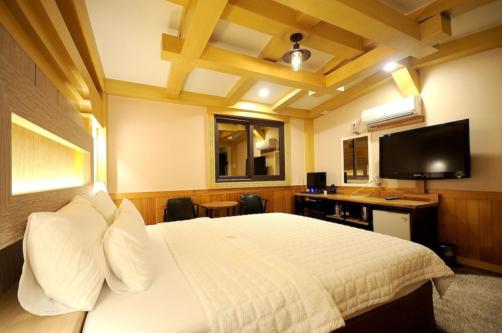 Hotel King Standard Room 2