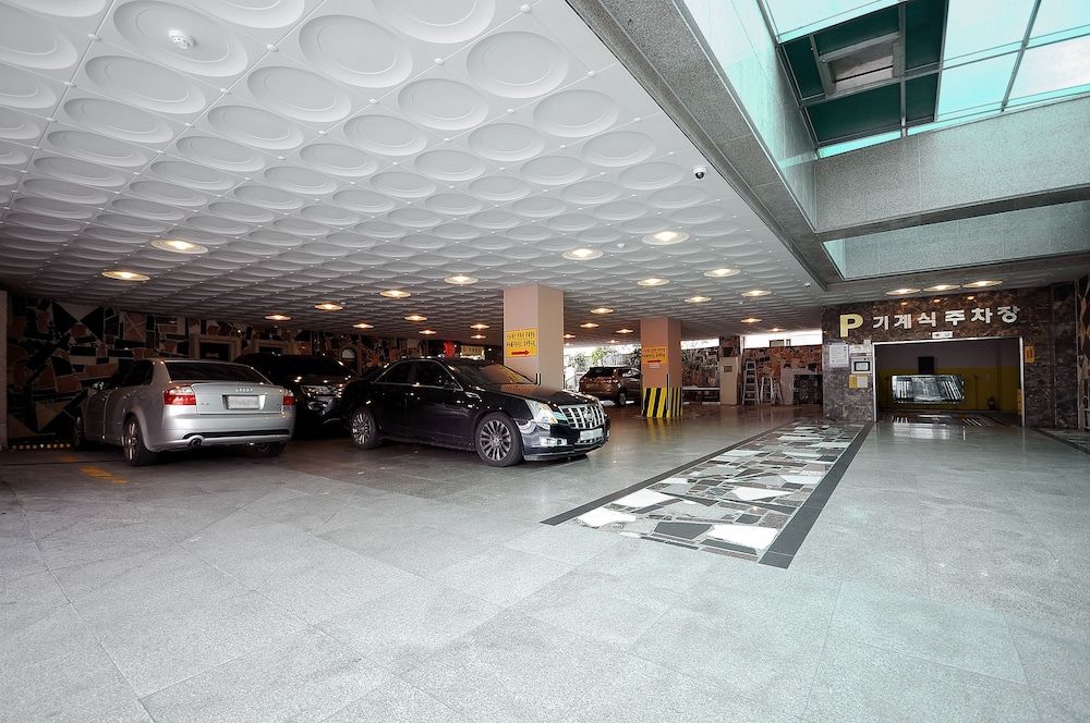 undefined Hotel King 5