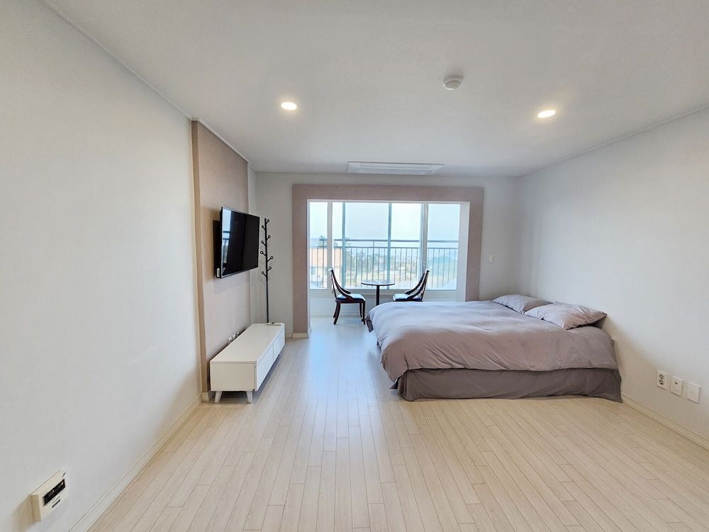 undefined Jeju Hill Hotel 4