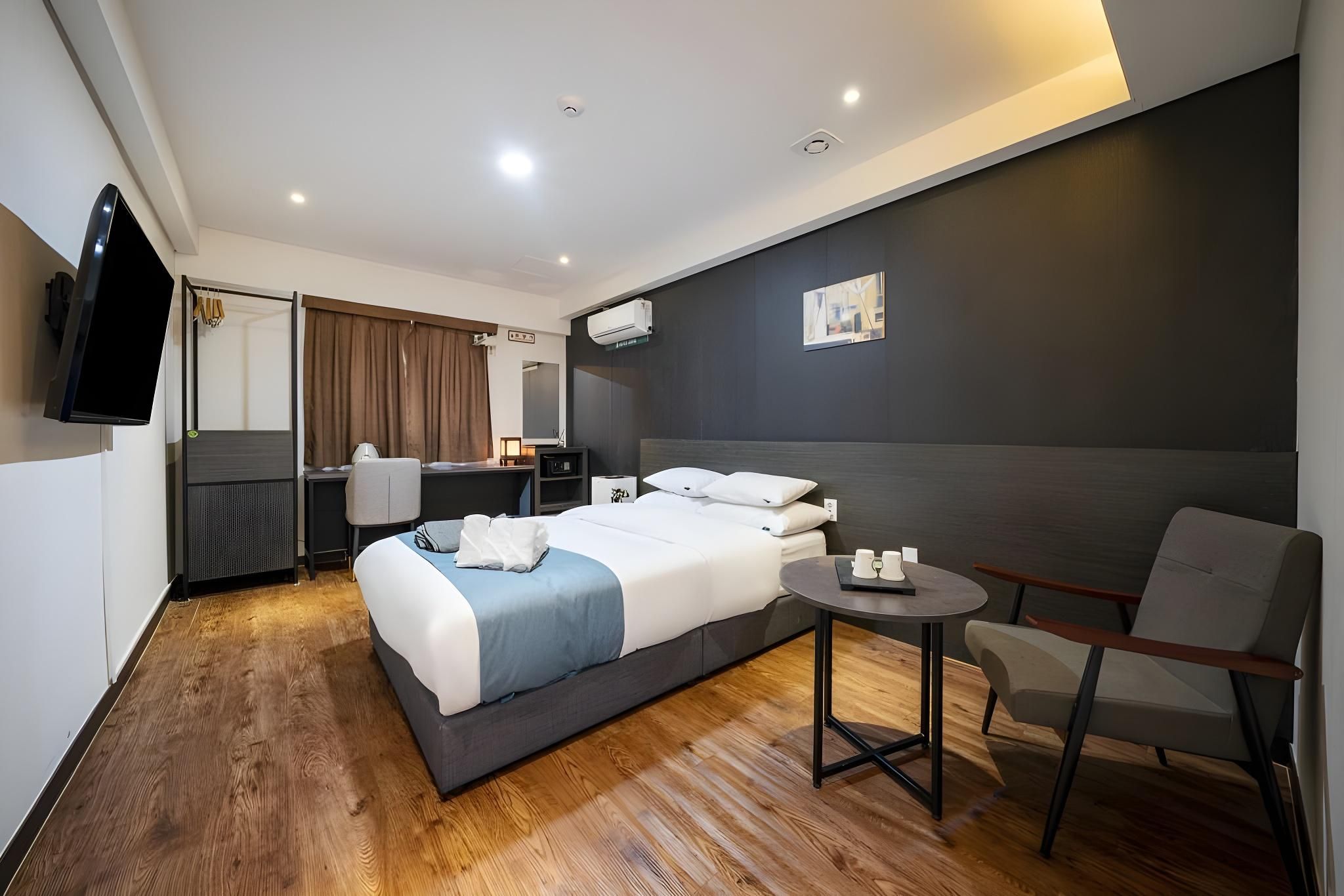 Business Double Room A