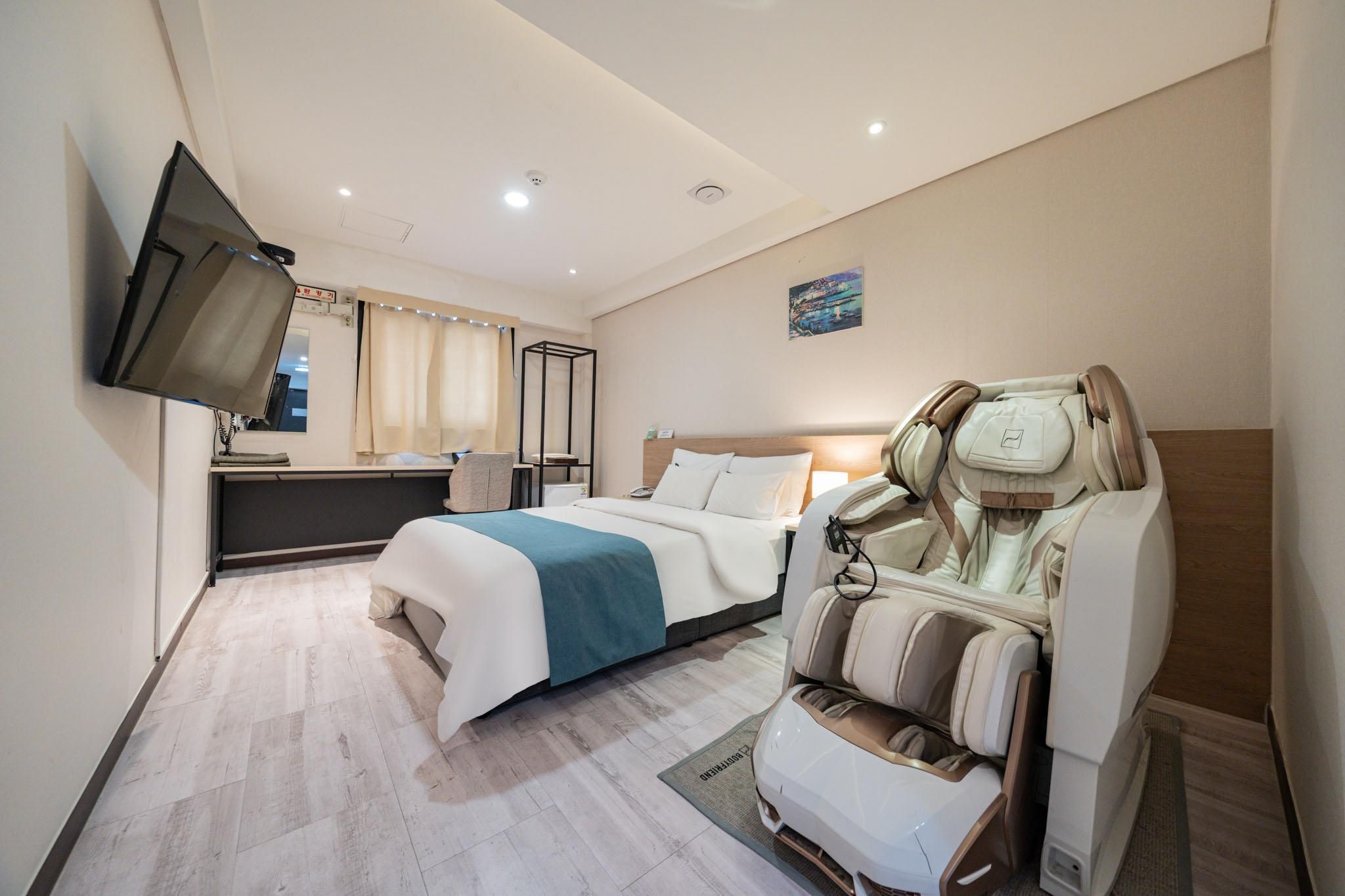 Business Double Room B