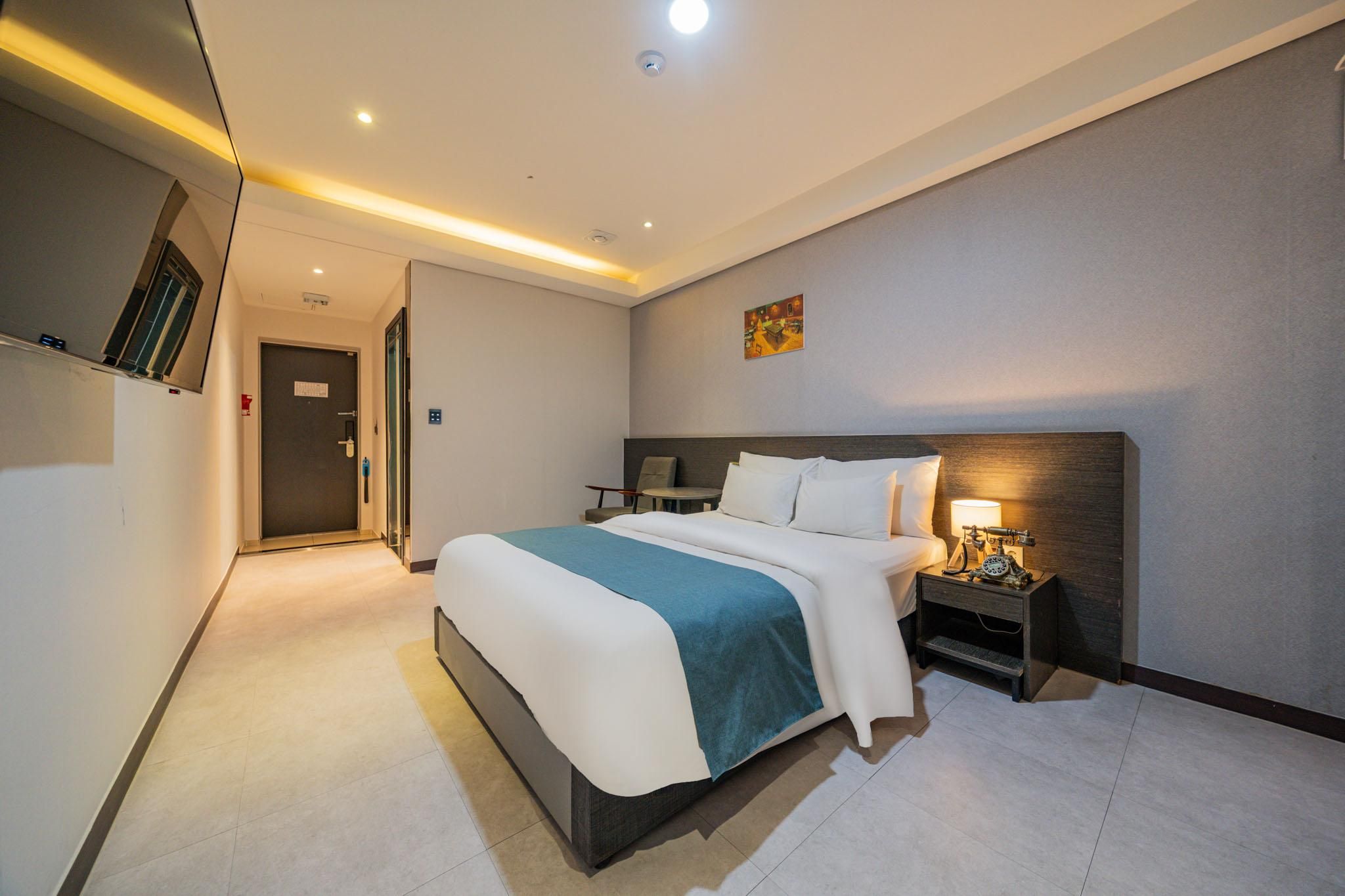 Business Double Room A