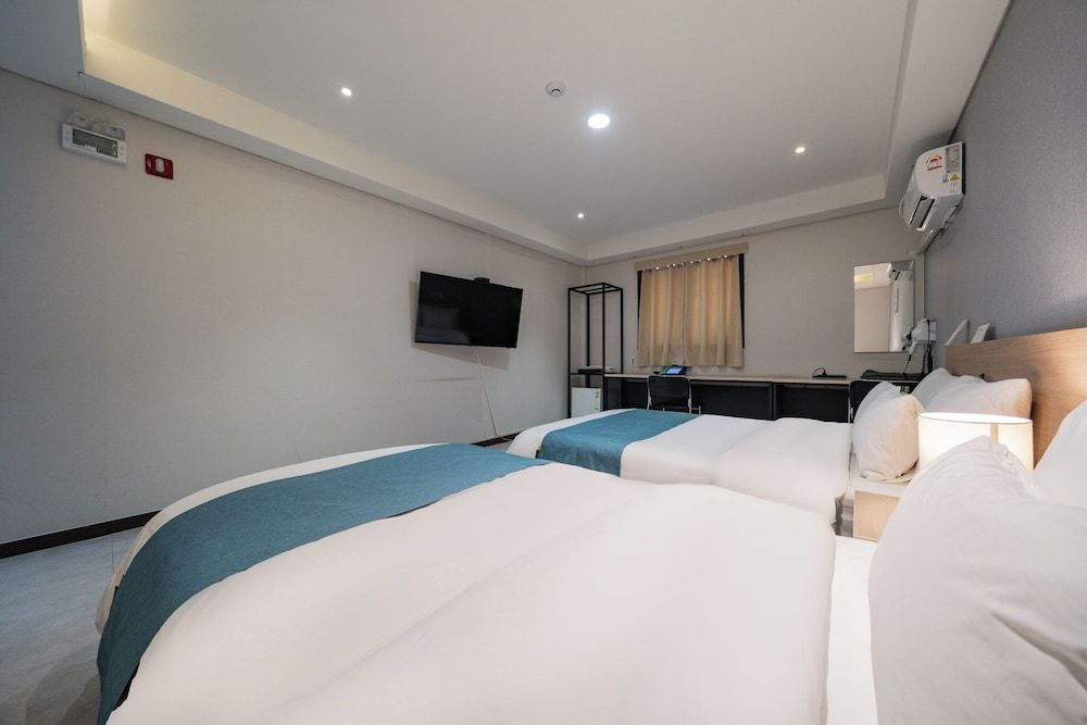 Suwon Dono1796 Hotel Deluxe Triple Room 3
