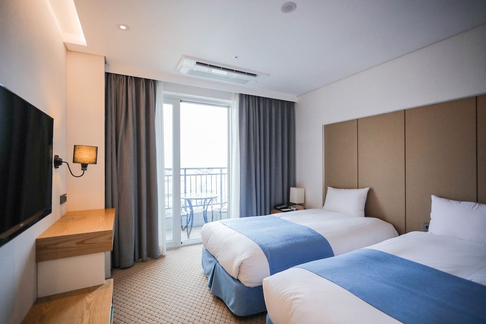 Hotel Whistlelark Jeju Deluxe Twin (Low Floor)