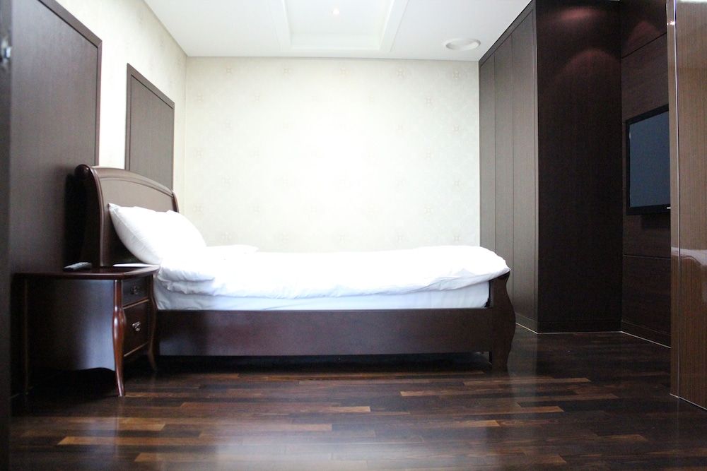 High Castle Resort President Room 2