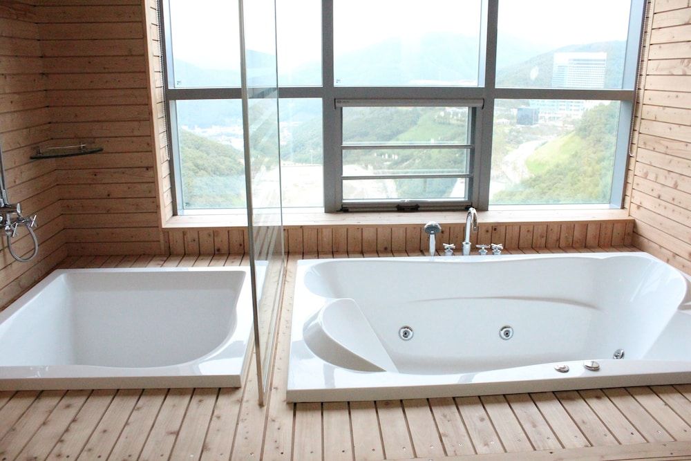 High Castle Resort President Room 5