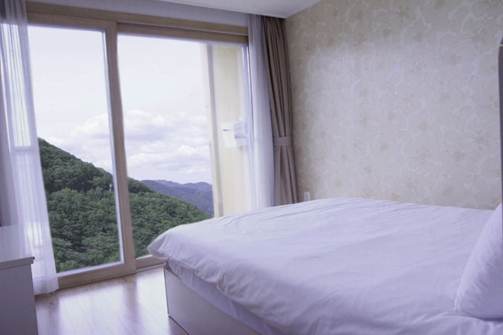 High Castle Resort Deluxe Room (B)