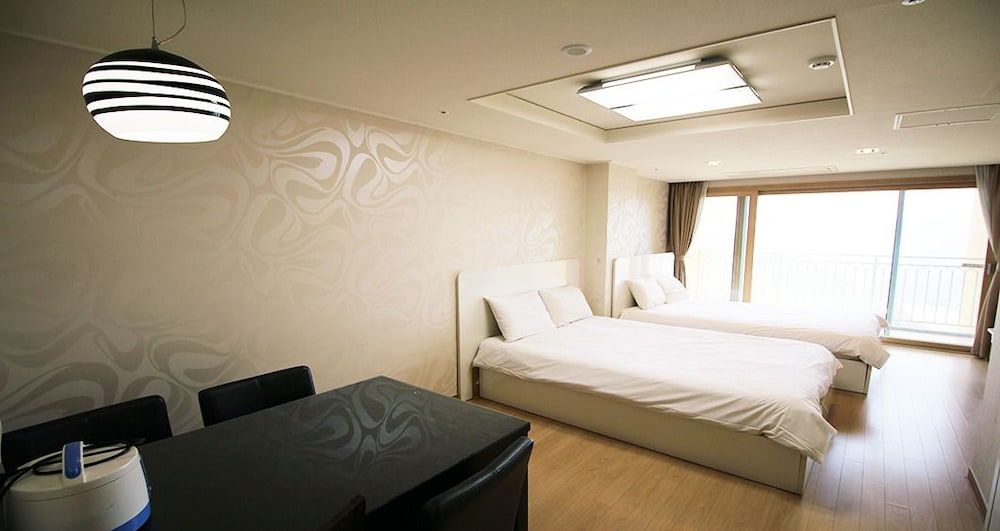 High Castle Resort Family Twin Room 2