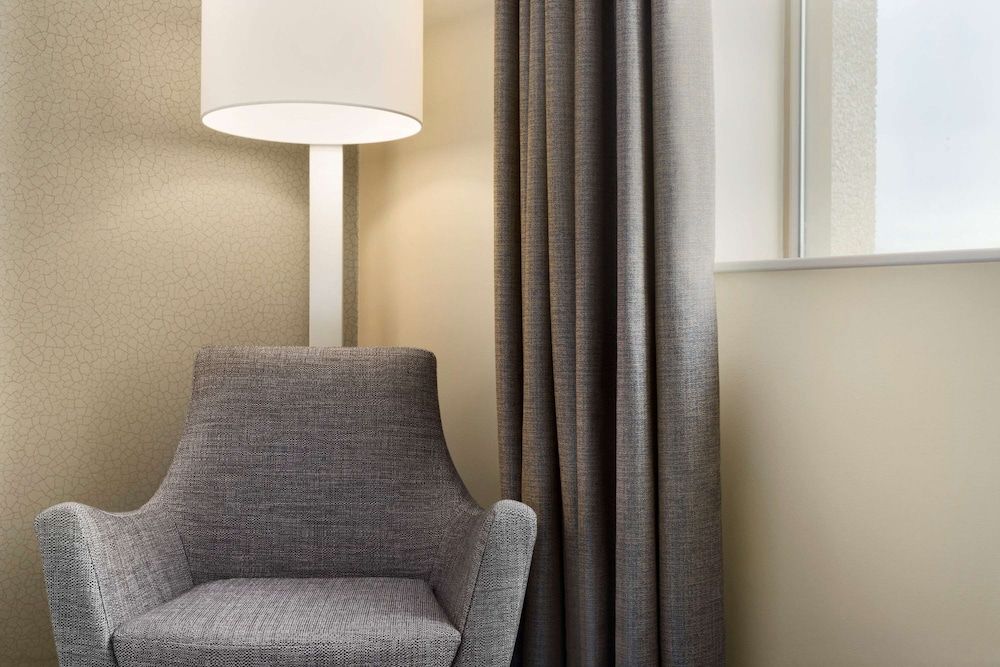 undefined Ramada Hotel & Suites by Wyndham Coventry 4
