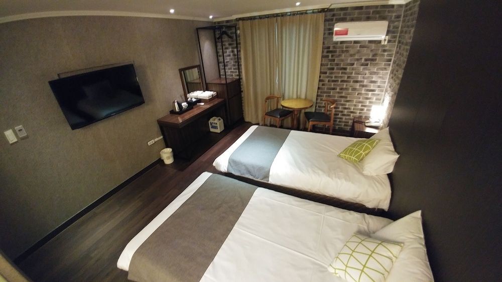 Hotel Tong Yeondong Jeju Standard Twin Room 8