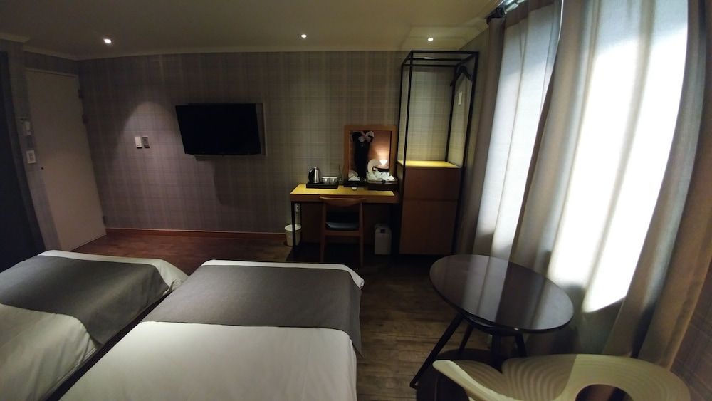 Hotel Tong Yeondong Jeju Standard Twin Room 5