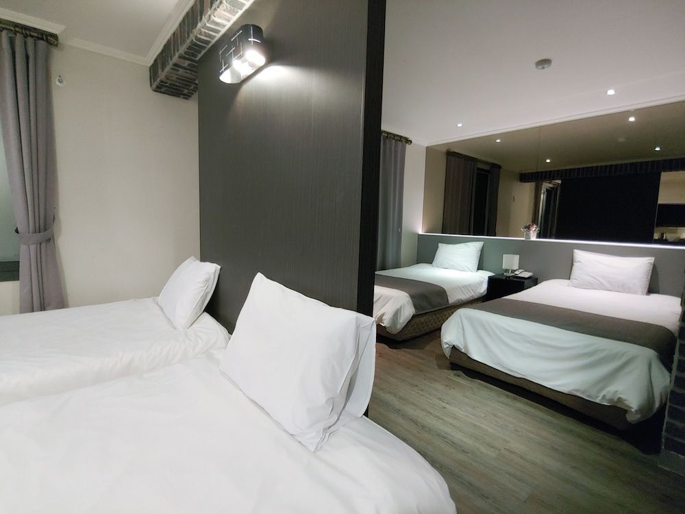 undefined Hotel Tong Yeondong Jeju 4