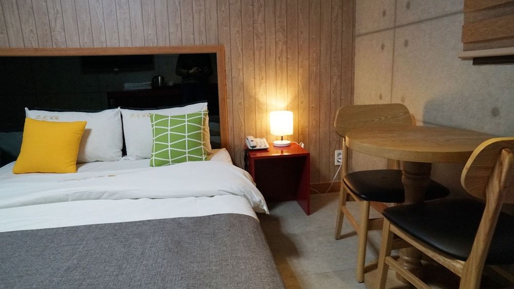Hotel Tong Yeondong Jeju Standard Double Room