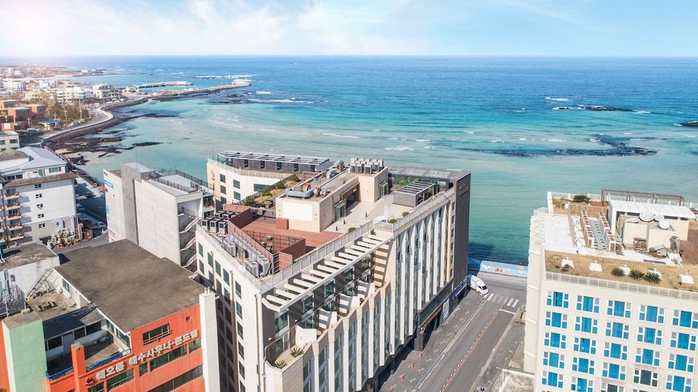 undefined Utop Ubless Hotel Jeju Hamdeok 3