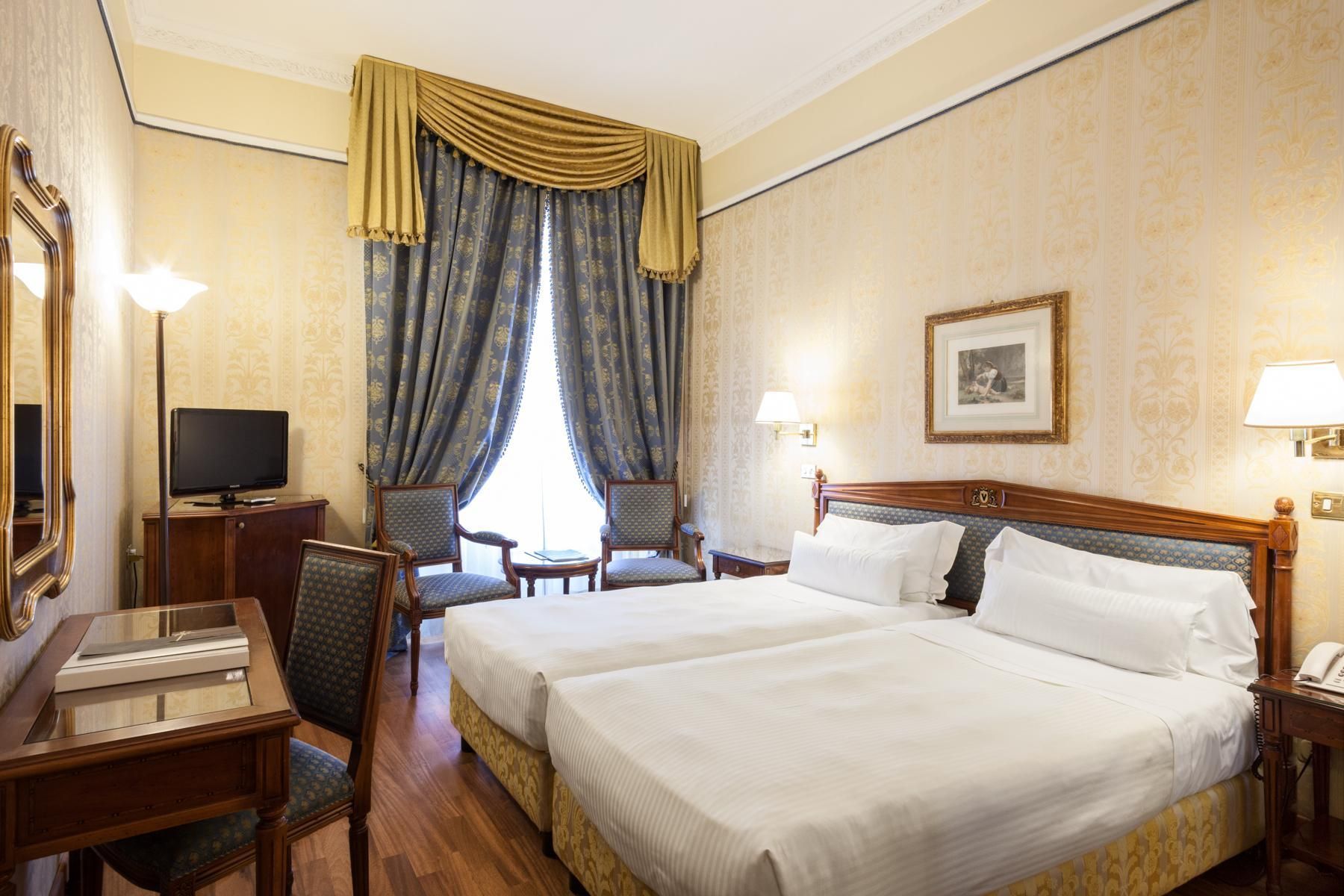 undefined Sina De la Ville 5