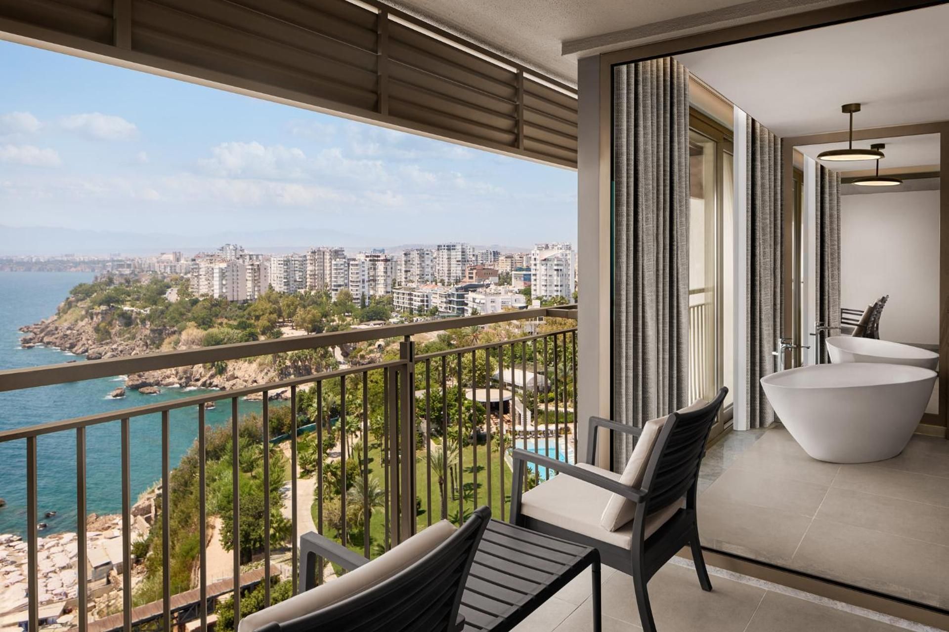 Mediterranean Suite with Living Room