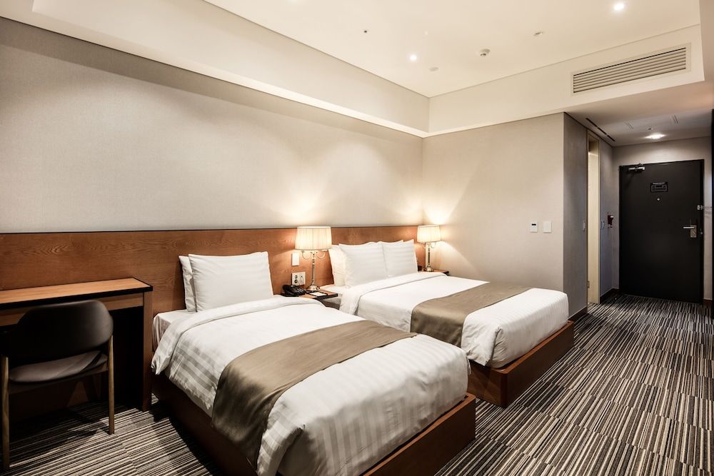 Golden Tulip Incheon Airport Hotel & Suites Residence Family [Check-out at 12:00, Wellcome Drink] 2