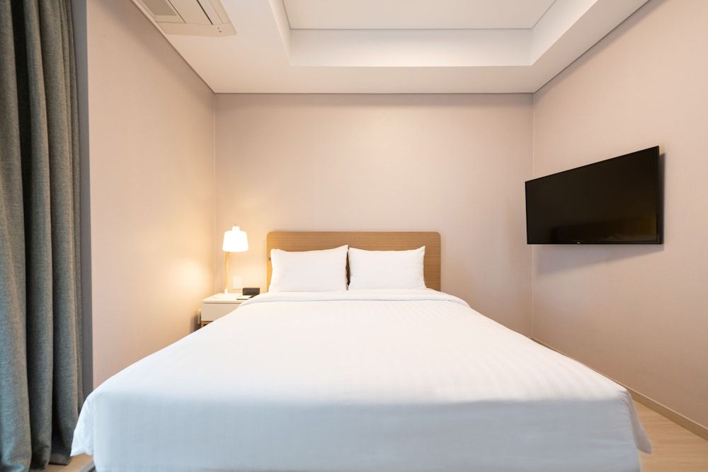 Golden Tulip Incheon Airport Hotel & Suites Residence Studio Connecting Suite [Check-out at 12:00, Wellcome Drink] 3