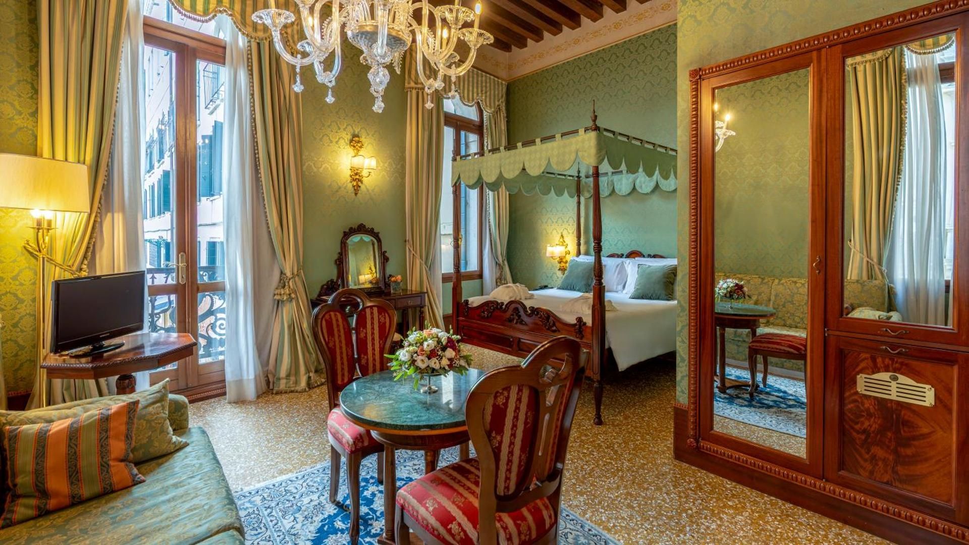 undefined Hotel Al ponte dei sospiri 5