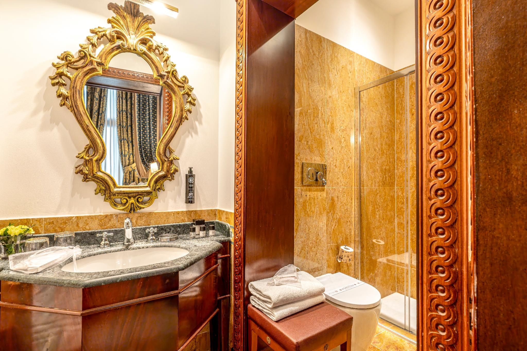 Canal View Gritti Junior Suite