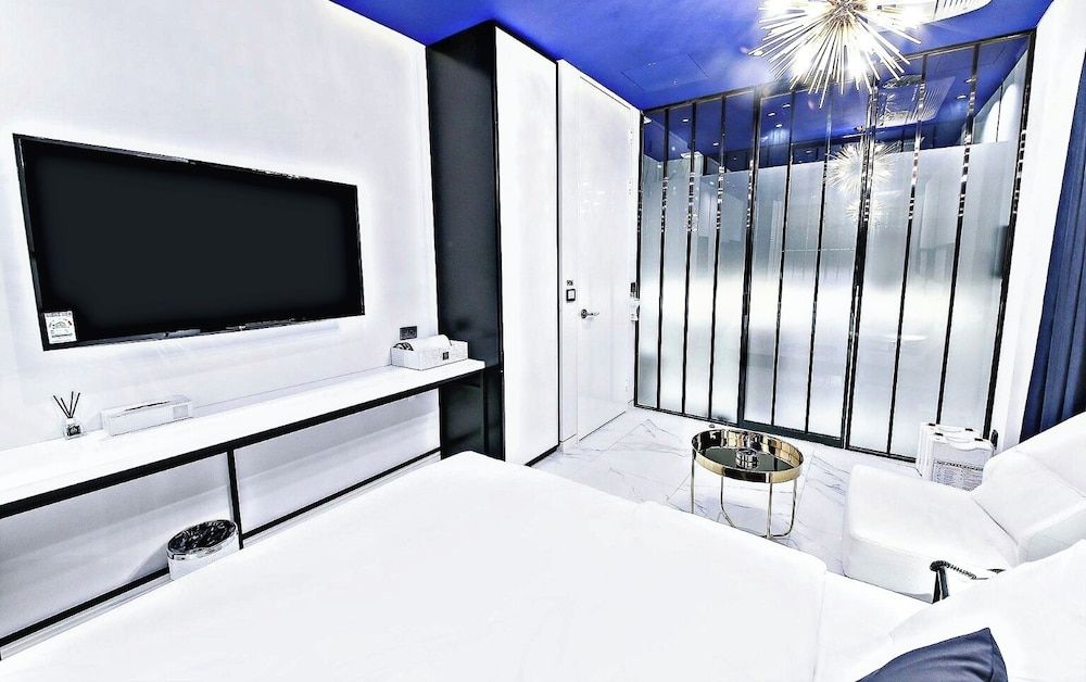 Hotel Cullinan Deluxe Room 8