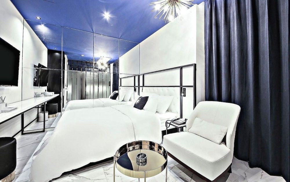 Hotel Cullinan Deluxe Room 2