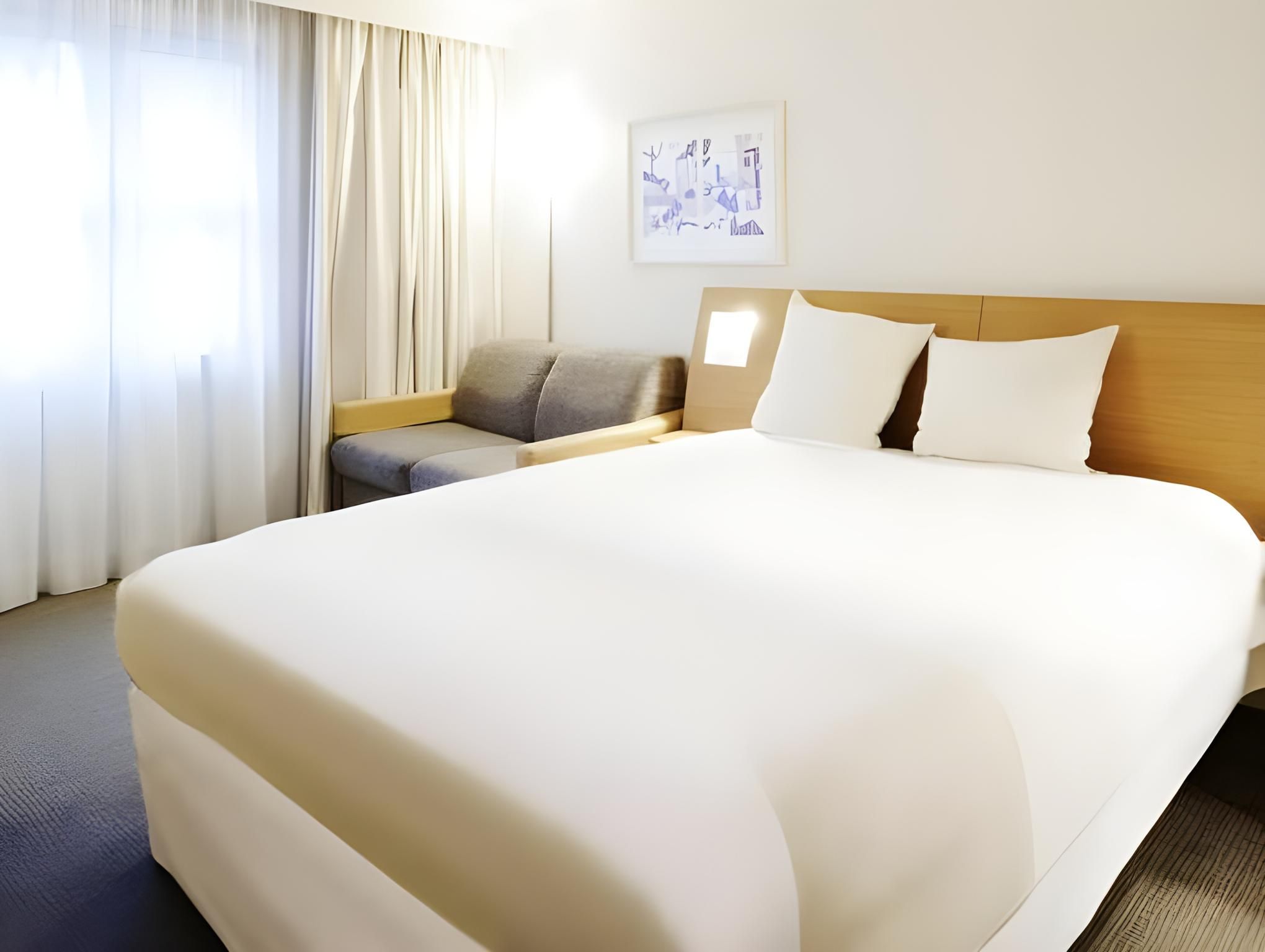 Classic Room with 1 double bed and 1 single sof a bed