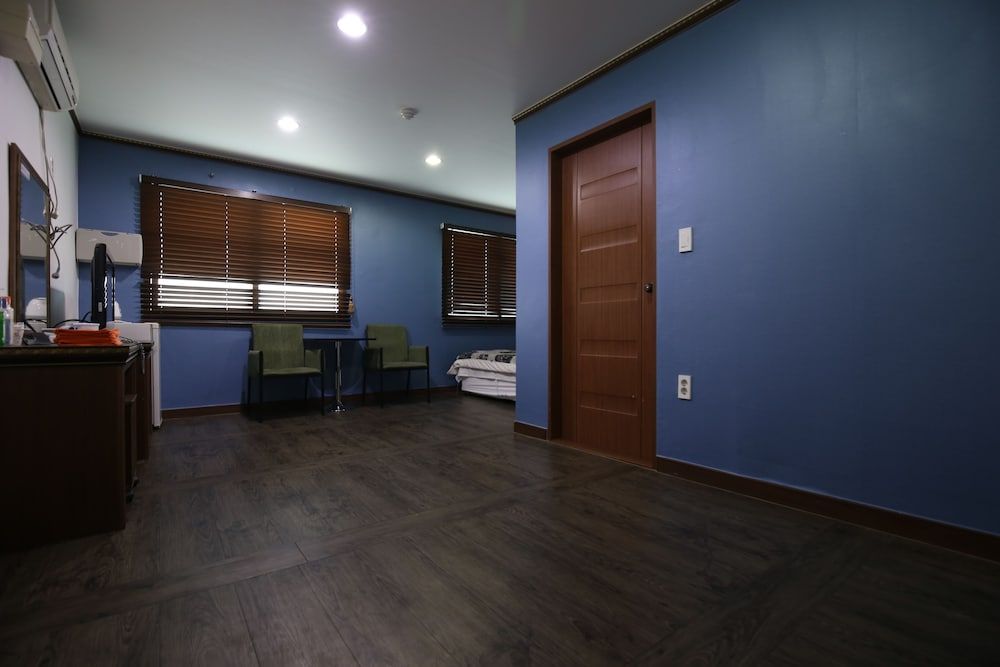 R.I Spa Hotel Family Room, Round Bubble Bathtub (1 Double Bed) 3