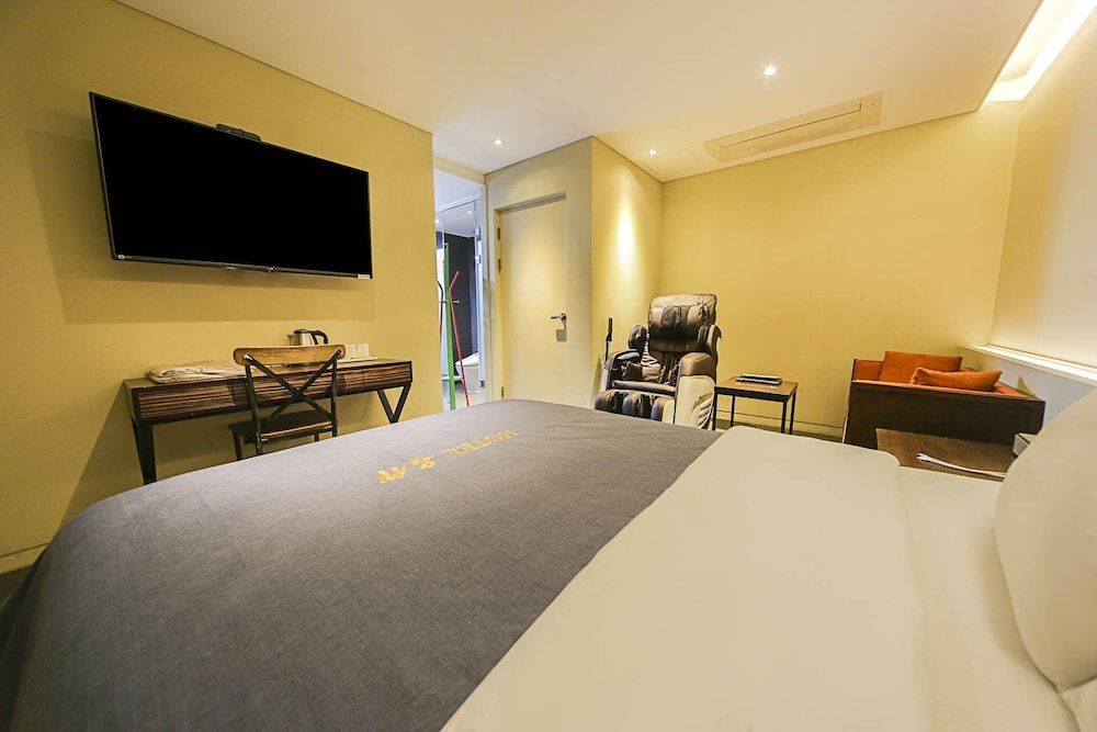 Hotel Myeongjak Deluxe Room 6