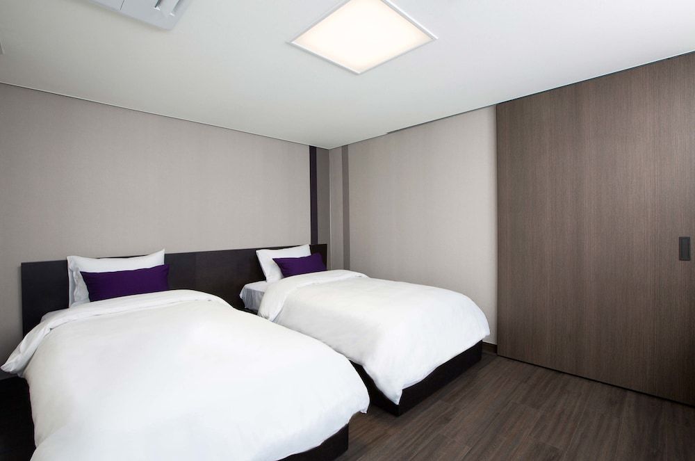 Hanwha Resorts Yongin Besancon Deluxe Room (Bed Type) 3